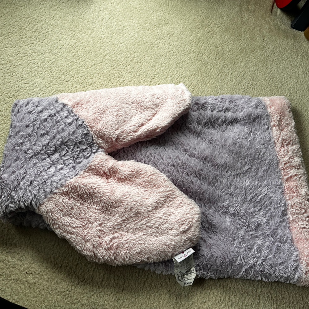 Girls mermaid tail blanket